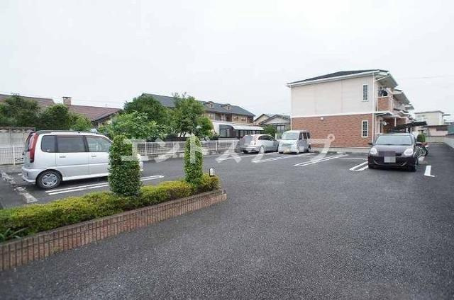 グレィスの駐車場|高崎、前橋のお部屋探しはエンドスケープまで！お客様の理想お聞かせ下さい♪