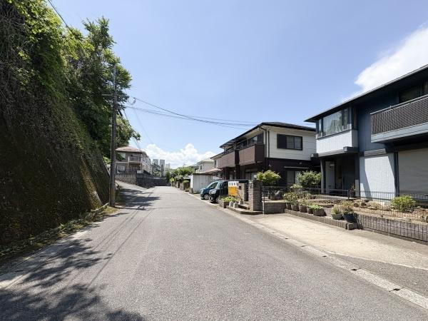 三芳　中古の前面道路含む現地写真|※駐車場拡張工事予定です。