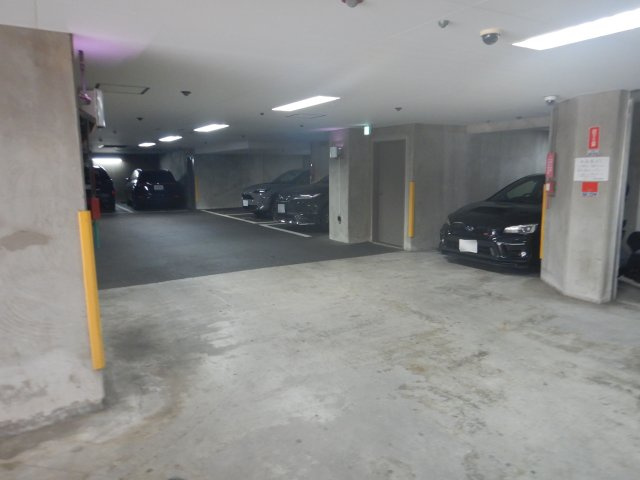 プレスティージュ目黒東山の駐車場