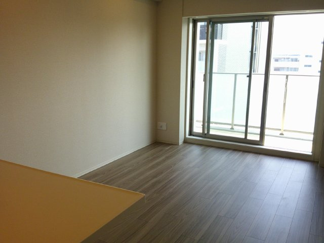 大阪市中央区谷町７丁目の賃貸マンションの居間・リビング