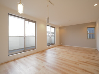 【居間・リビング】 | 西宮市　上ケ原四番町　中古戸建