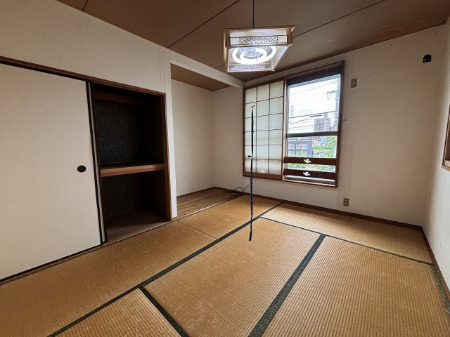 小牧市大字久保一色　中古戸建の和室|2F和室です。収納付き！