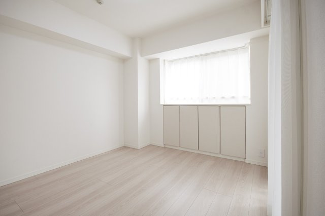 渋谷神山町レジデンスの洋室|渋谷神山町レジデンス：約６．０帖の洋室にも窓が付いております！