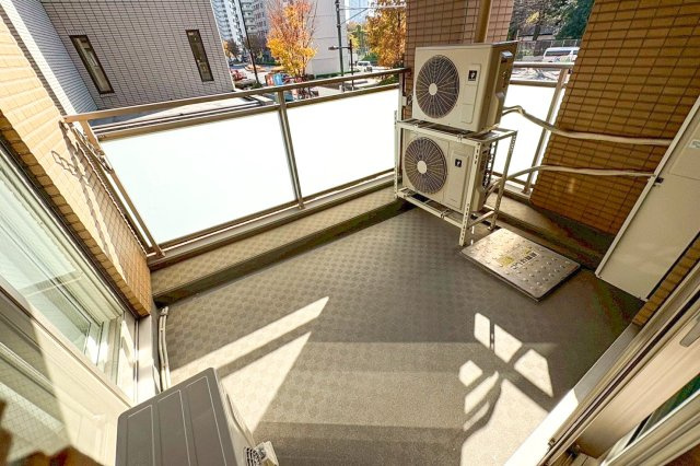 渋谷神山町レジデンスのバルコニー|渋谷神山町レジデンス：約８．３３平米の南東向きバルコニー画像です！