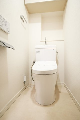 渋谷神山町レジデンスのトイレ|渋谷神山町レジデンス：ウォシュレット機能付きトイレです！