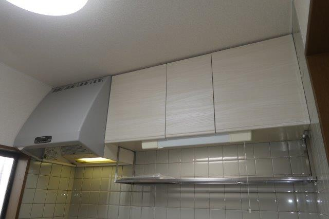 ニューエクセル三宅Ｄのキッチン|キッチン上収納