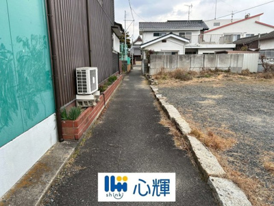 【前面道路含む現地写真】 | 山陽小野田市大字埴生 土地（家屋付き・現況渡し）／計2筆・約93坪