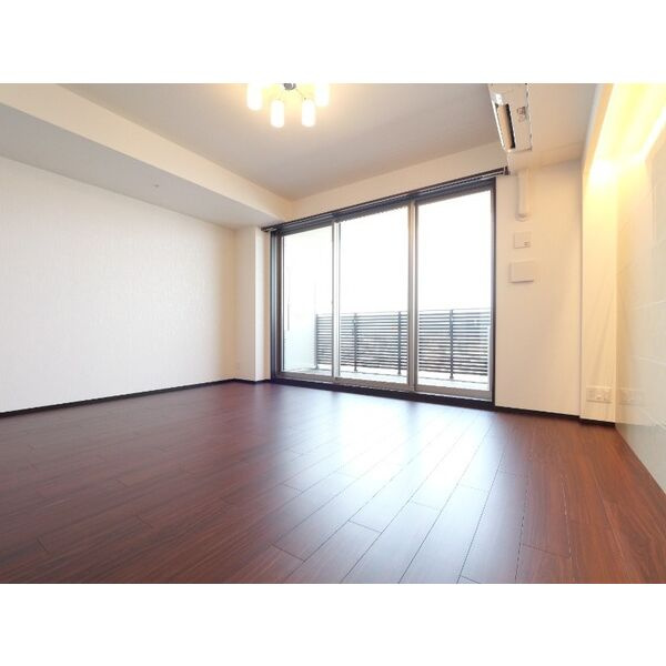 プレジオ永和ASIANの居間・リビング