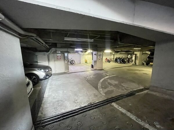 フドウ赤坂の駐車場