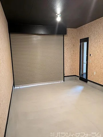 ティエール鳴尾の駐車場