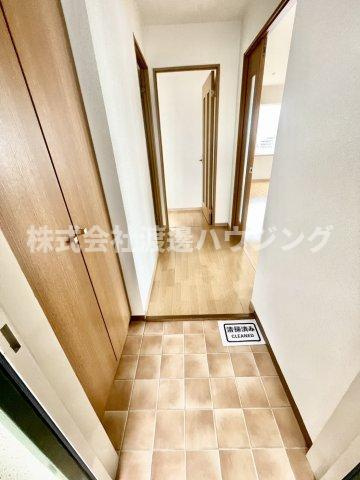 ハイツサンロイヤルの玄関