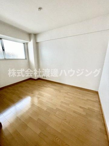 ハイツサンロイヤルの洋室