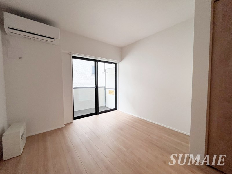 MELLAS西大宮Ⅳの居間・リビング