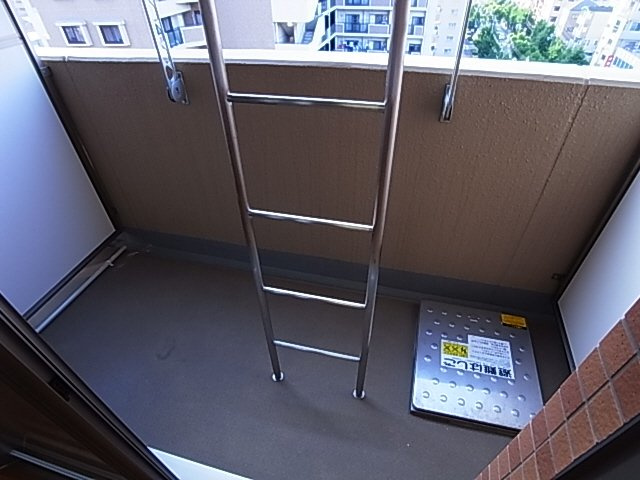 神戸市兵庫区羽坂通３丁目の賃貸マンションのバルコニー