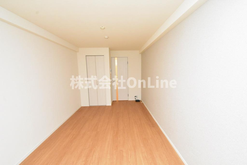 八尾市本町５丁目の賃貸マンションの洋室