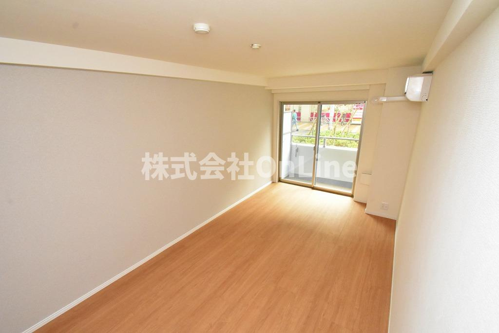 八尾市本町５丁目の賃貸マンションの居間・リビング