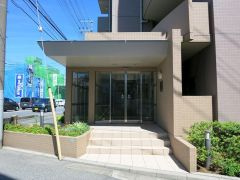 ﾌﾟﾙﾐｴﾌｧｳﾞｰﾙの駐車場