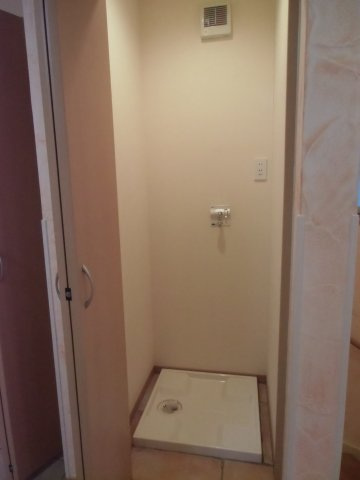 三軒茶屋２丁目戸建てのその他共用部分|★室内洗濯機置場★