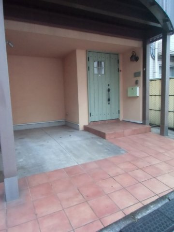 三軒茶屋２丁目戸建てのエントランス|★エントランス★