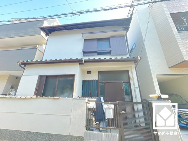 西宮市丸橋町の外観|周囲にはすでに建物が建っていますので、実際の採光状況や窓の位置なども事前にご確認いただけます。