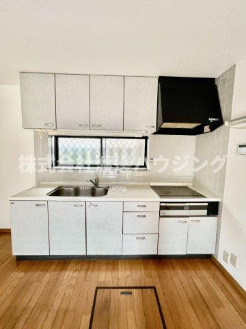 箕面半町一戸建のキッチン