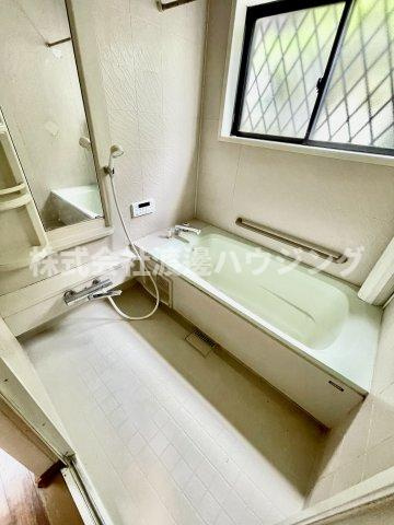 箕面半町一戸建の浴室