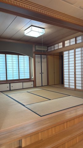 八幡市男山吉井の和室