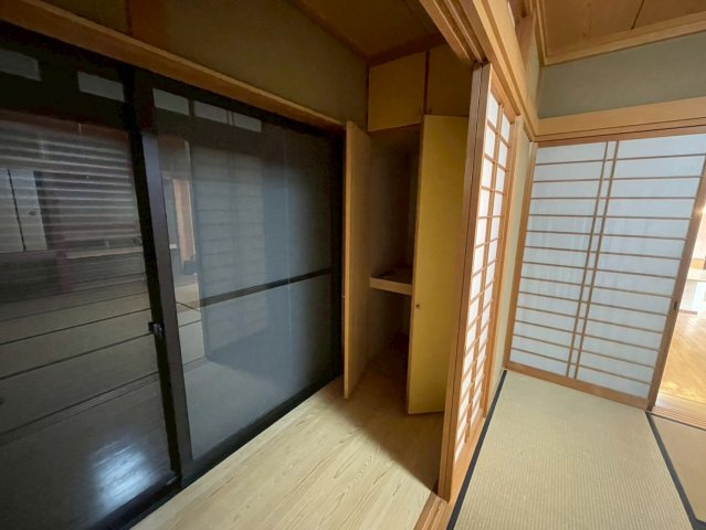 八幡市男山吉井の和室