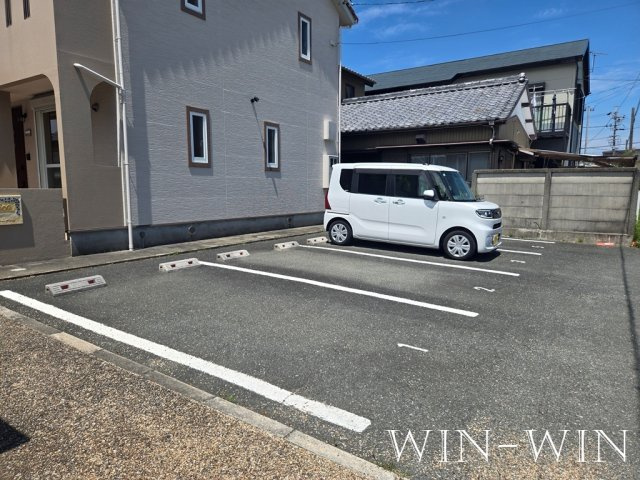 ペリオーディコの駐車場