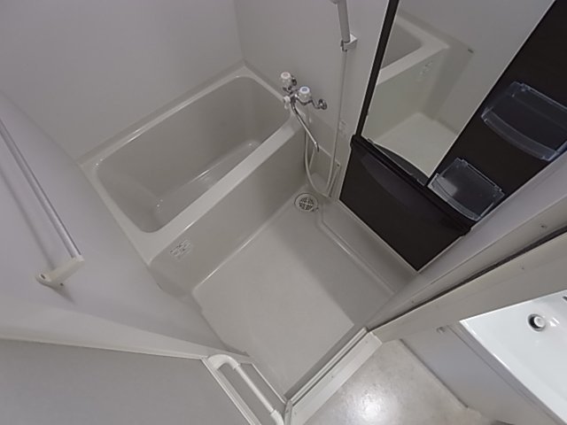 神戸市兵庫区西柳原町の賃貸マンションの浴室