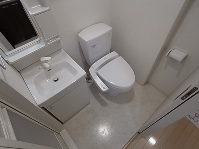 神戸市兵庫区西柳原町の賃貸マンションのトイレ|ウォシュレット付