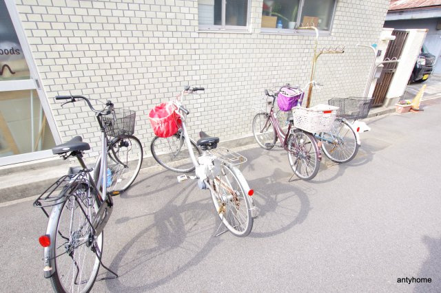 第一源氏之荘　仲介手数料無料の駐車場