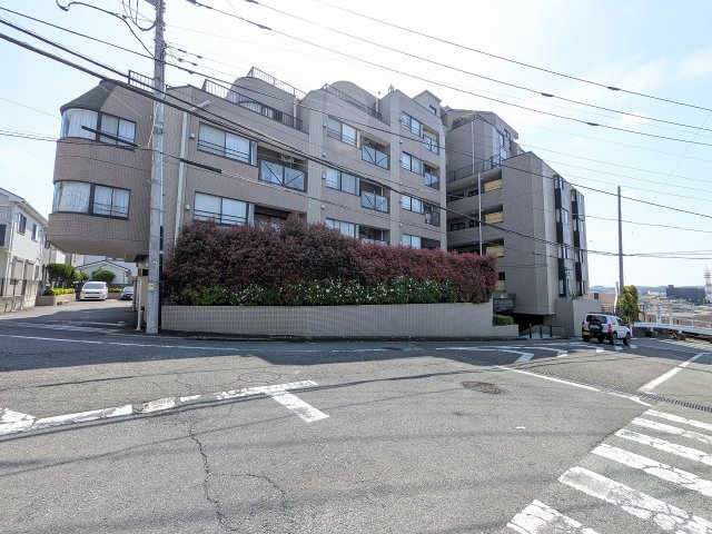 ダイアパレス富士見台の外観|～京王八王子駅徒歩18分　内装フルリノベ済マンション　見晴らしの良いマンションです～