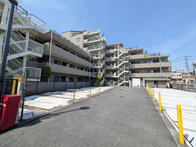 ダイアパレス富士見台の駐車場|～駐車場空き要事前確認～