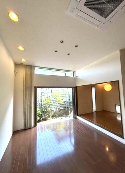 池見貸家の居間・リビング