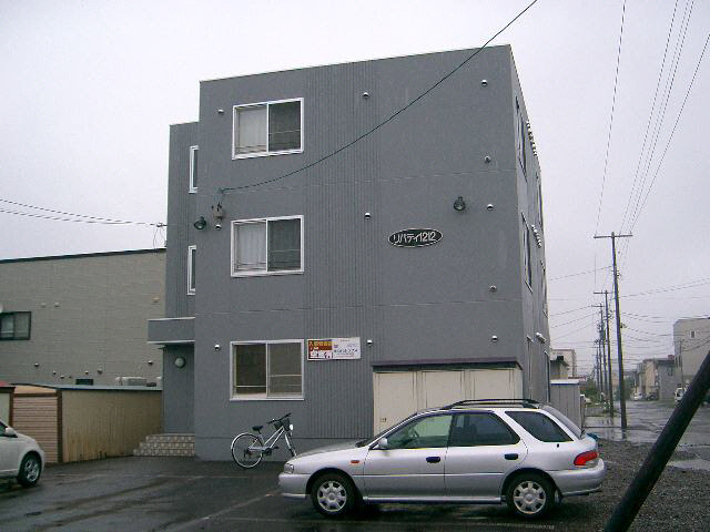 リバティ１２１２の駐車場