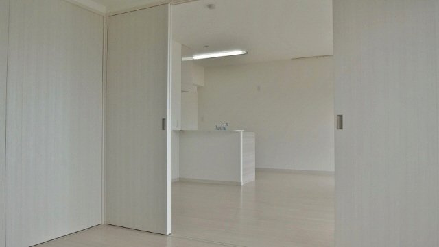 パティオアベート|リビングとなりの洋室をつなげるとさらに開放感が増します。