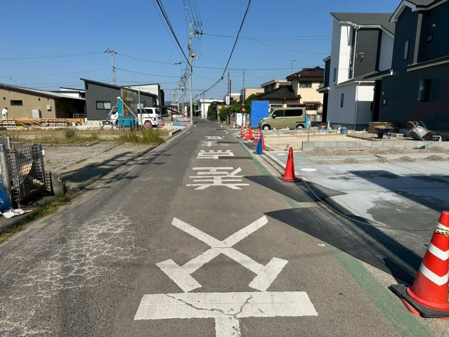 土橋2丁目 D　売土地の前面道路含む現地写真
