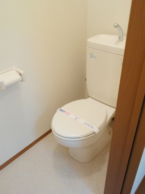 Impressのトイレ|★上部に収納棚付きのトイレ★