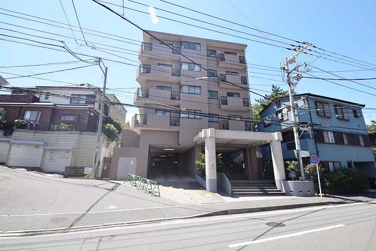オーベル湘南緑が浜の外観|汐見台小学校まで約350ｍ、松浪中学校まで約650ｍとお子様の通学も安心♪