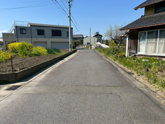 売土地　羽島市竹鼻町飯柄　221.88坪の前面道路含む現地写真