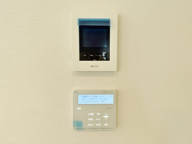 板橋区栄町 限定1棟の居間・リビング|頭寒足熱で理想的に空間を暖める床暖房を装備しています
