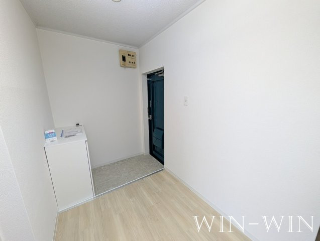 第一橋本マンションの玄関