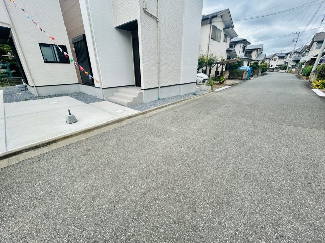 千葉市中央区東千葉２丁目２期の前面道路含む現地写真