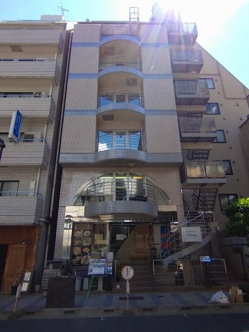 日宝新御茶ノ水ビルの外観