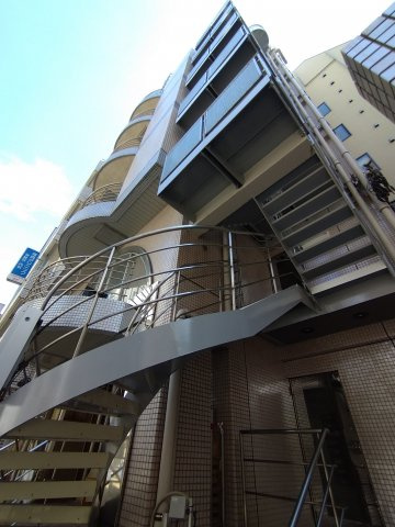日宝新御茶ノ水ビルの外観