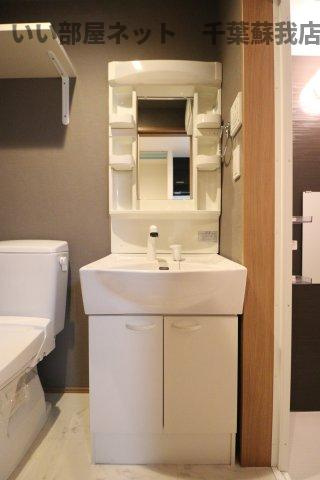 エクセル千葉の洗面所|明るい洗面所です