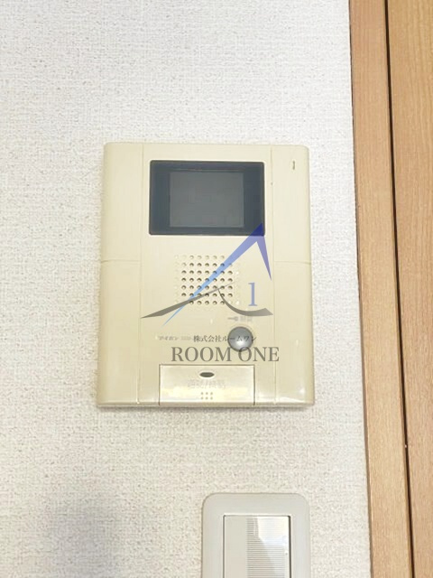 スカイコート錦糸町のセキュリティ|モニター付きインターホンです。