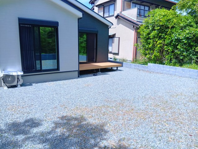売中古戸建　富士市中丸の庭|広々とたお庭です。小さなお子様やペットの遊び場としても安心ですね。
