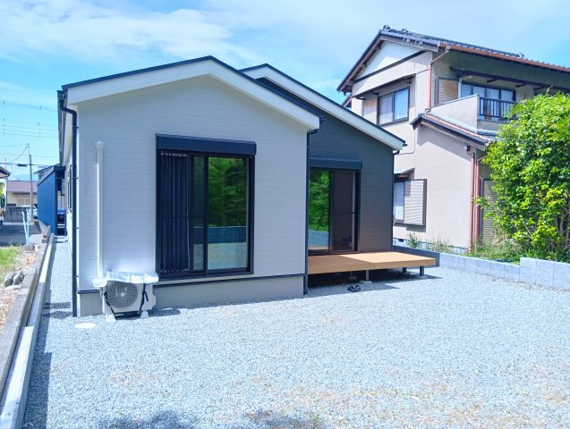 売中古戸建　富士市中丸の外観|築1年の新しいお家です。そのまま住むことが出来るのですぐに生活が始められますね。